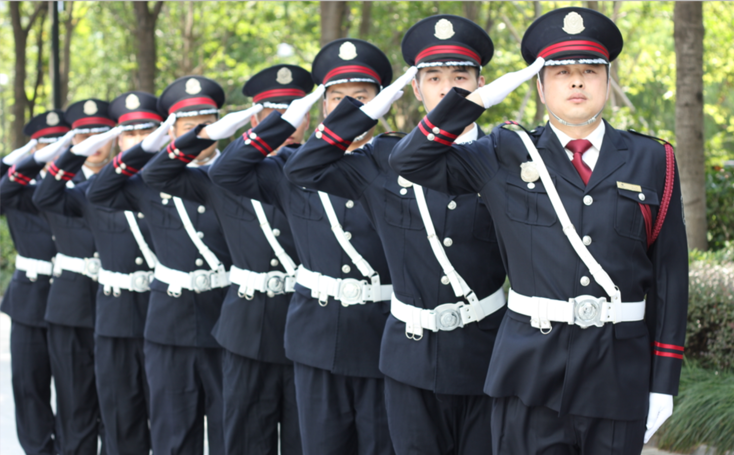 贴心服务 建行管家：建行省分行领导表彰欧博游戏物业服务团队