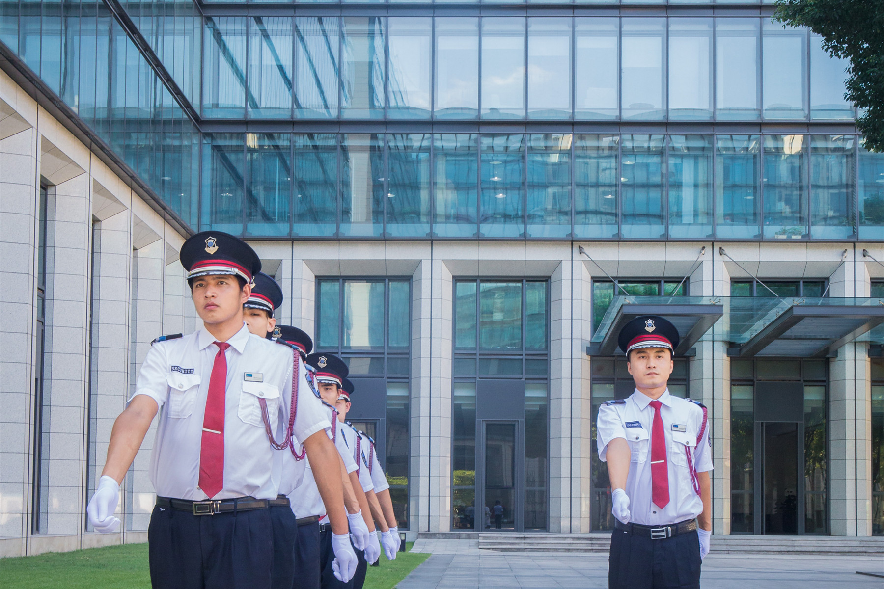 诠释美好 崭新起航|欧博游戏连获“先进集体”、“五星项目”、“物业管理示范住宅小区”等多项荣誉